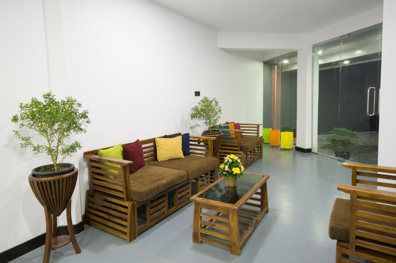 Avora Hotel Kandy Extérieur photo