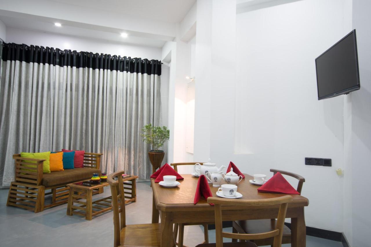 Avora Hotel Kandy Extérieur photo