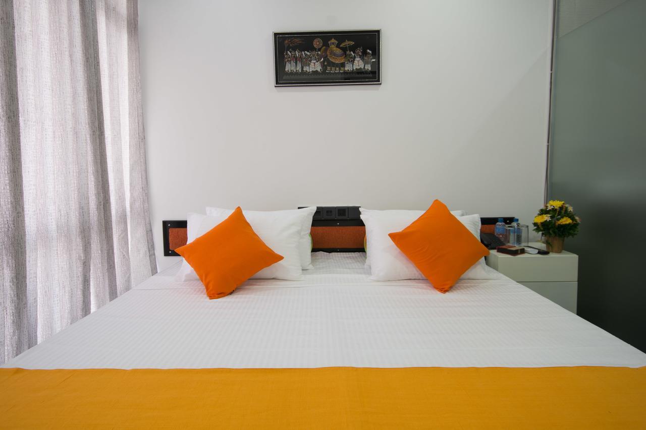 Avora Hotel Kandy Extérieur photo