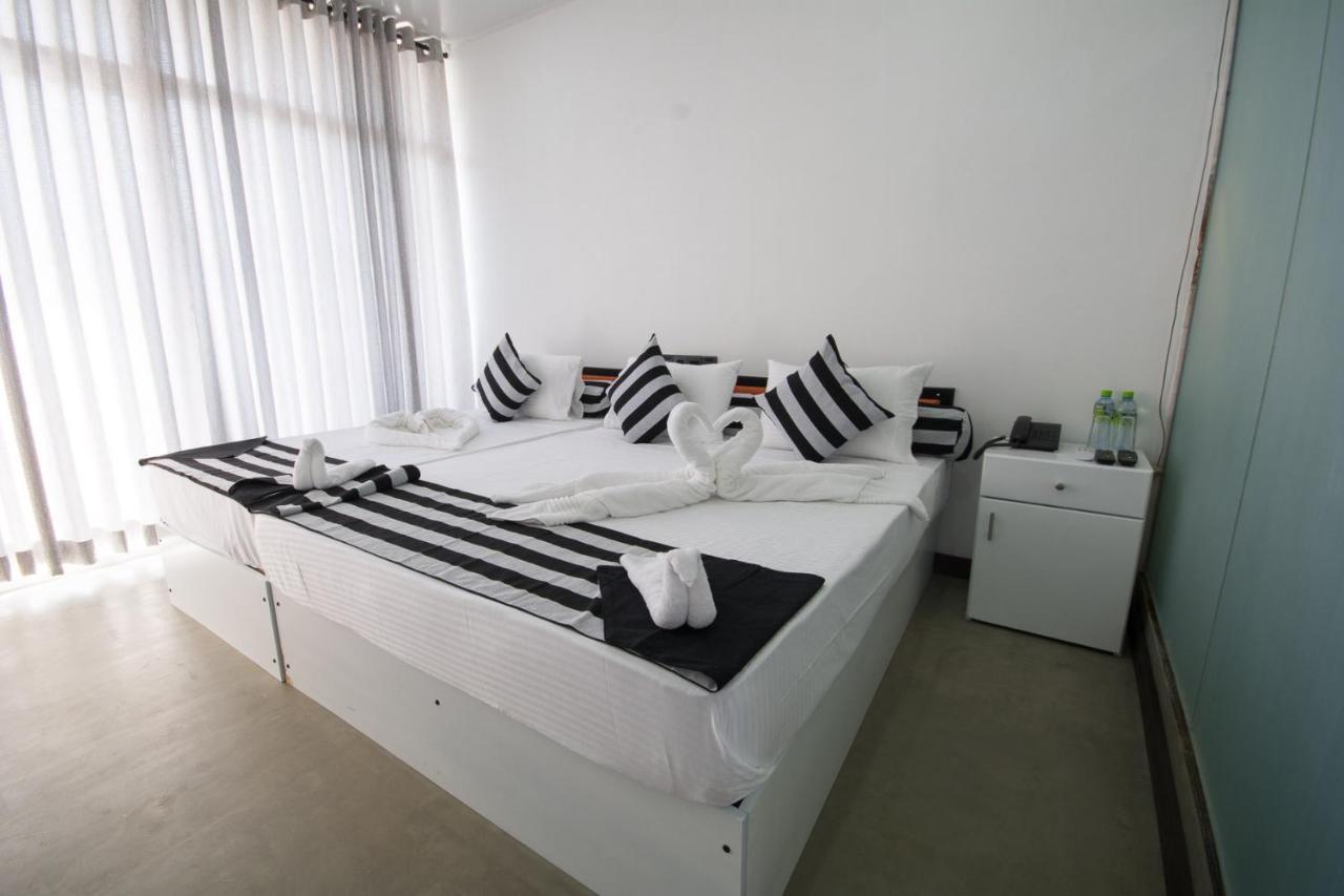 Avora Hotel Kandy Extérieur photo